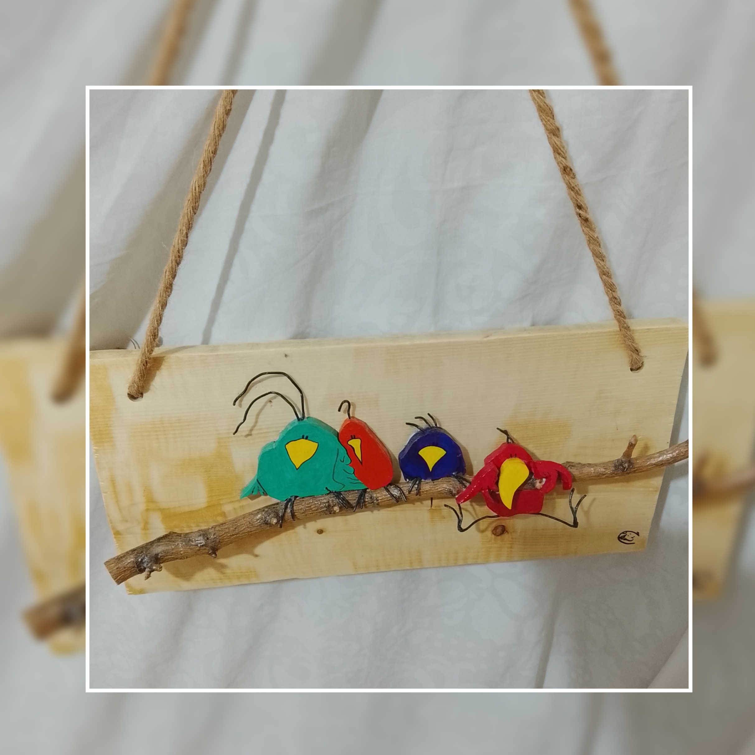 دیوارکوب جوجه ها